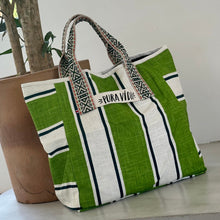 Load image into Gallery viewer, Flora Tote bag
