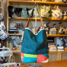 Load image into Gallery viewer, Laura, waterproof set
