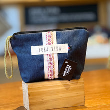 Cargar imagen en el visor de la galería, Cosmetiquera Madrid, impermeable
