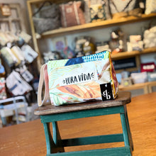 Cargar imagen en el visor de la galería, Cosmetiquera Salva
