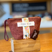 Cargar imagen en el visor de la galería, Cosmetiquera Madrid, impermeable
