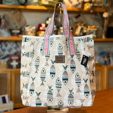 Load image into Gallery viewer, Flora Tote bag
