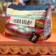 Cargar imagen en el visor de la galería, Cosmetiquera Salva
