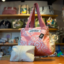 Cargar imagen en el visor de la galería, Maia, bolso impermeable

