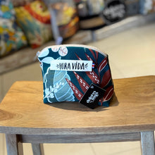 Cargar imagen en el visor de la galería, Cahuita, cosmetiquera
