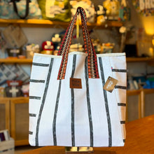 Load image into Gallery viewer, Flora Tote bag
