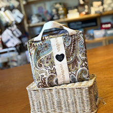 Load image into Gallery viewer, Olivia Makeup bag, waterproof
