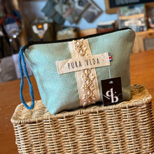 Cargar imagen en el visor de la galería, Cosmetiquera Madrid, impermeable
