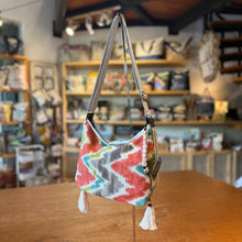 Load image into Gallery viewer, Printed Penca Bag
