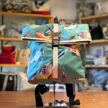 Cargar imagen en el visor de la galería, Mochila Irazú, impermeable
