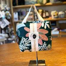 Cargar imagen en el visor de la galería, Neceser Olivia, impermeable
