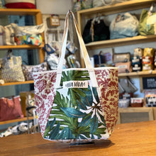 Cargar imagen en el visor de la galería, Roxy Bag, impermeable
