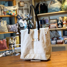 Cargar imagen en el visor de la galería, TOTE DOMINGA, pequeño
