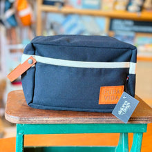 Cargar imagen en el visor de la galería, Bolsito FELIX, impermeable
