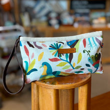 Load image into Gallery viewer, Hippie short, limited edition
