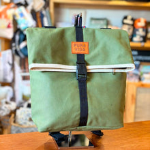Cargar imagen en el visor de la galería, Mochila Irazú, lisa e impermeable
