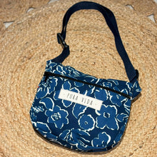 Cargar imagen en el visor de la galería, Belen, belt bag estampado
