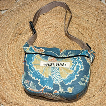 Cargar imagen en el visor de la galería, Belen, belt bag estampado

