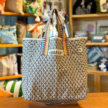 Load image into Gallery viewer, Flora Tote bag
