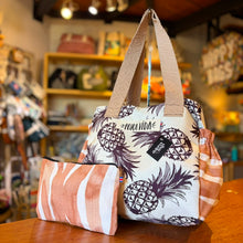 Cargar imagen en el visor de la galería, Maia, bolso impermeable
