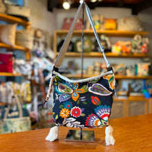 Cargar imagen en el visor de la galería, Cartera Penca estampada
