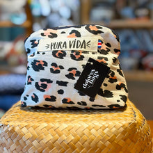 Cargar imagen en el visor de la galería, Cahuita, cosmetiquera
