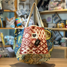 Load image into Gallery viewer, VICTORIA, waterproof tote bag
