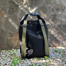 Load image into Gallery viewer, Lisa, waterproof classic backpack
